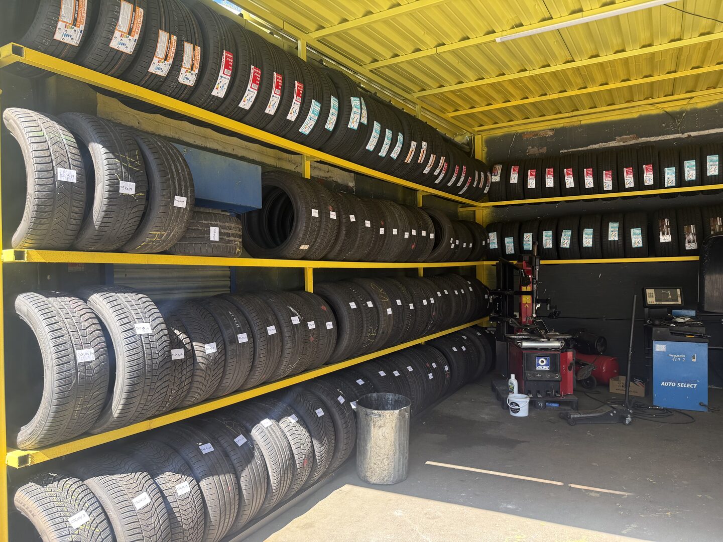 Vehicle tyres in the FS Brand tyre shop